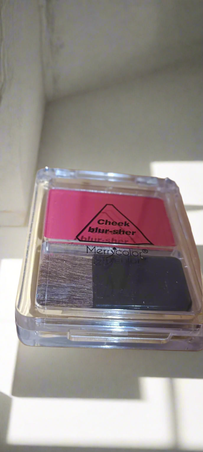 Merry Colour Cheeky Blusher with Soft Blush-On Brush